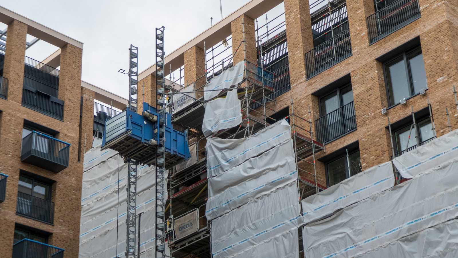 How to Renovate a Building That Can’t Close